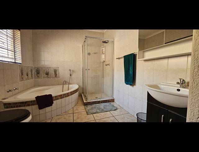 3 BEDROOM SECTIONAL TITLE FOR SALE IN SAFARI GARDENS